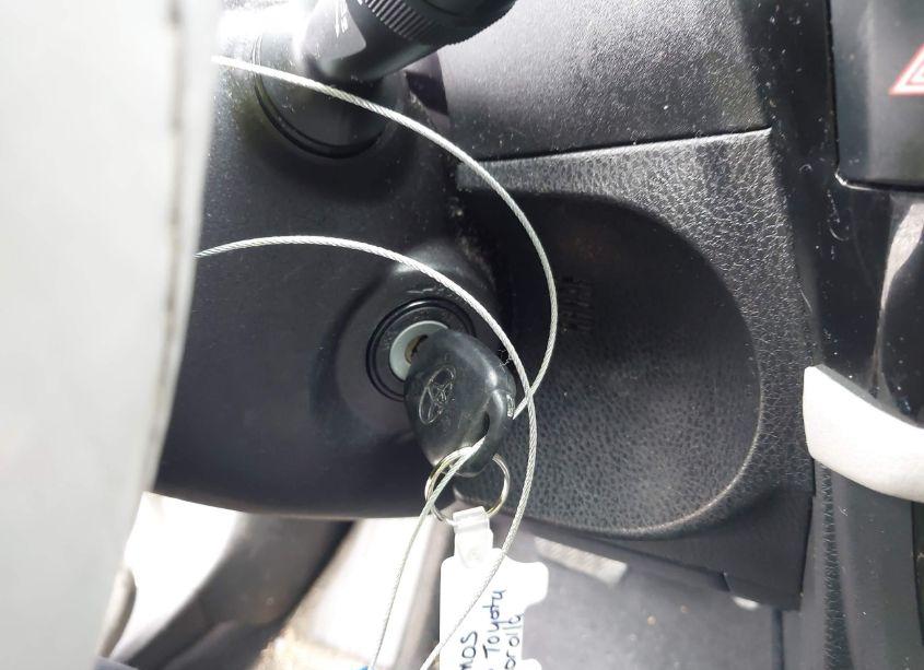 Photo 11 of 2016 Toyota Corolla LE (VIN 2T1BURHEXGC551084)