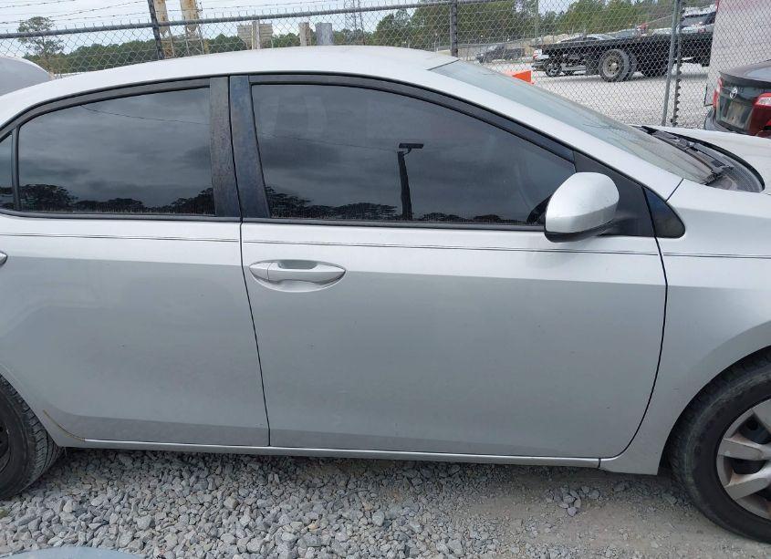Photo 13 of 2016 Toyota Corolla LE (VIN 2T1BURHEXGC551084)
