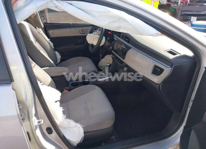 Photo 5 of 2016 Toyota Corolla LE (VIN 2T1BURHEXGC583923)