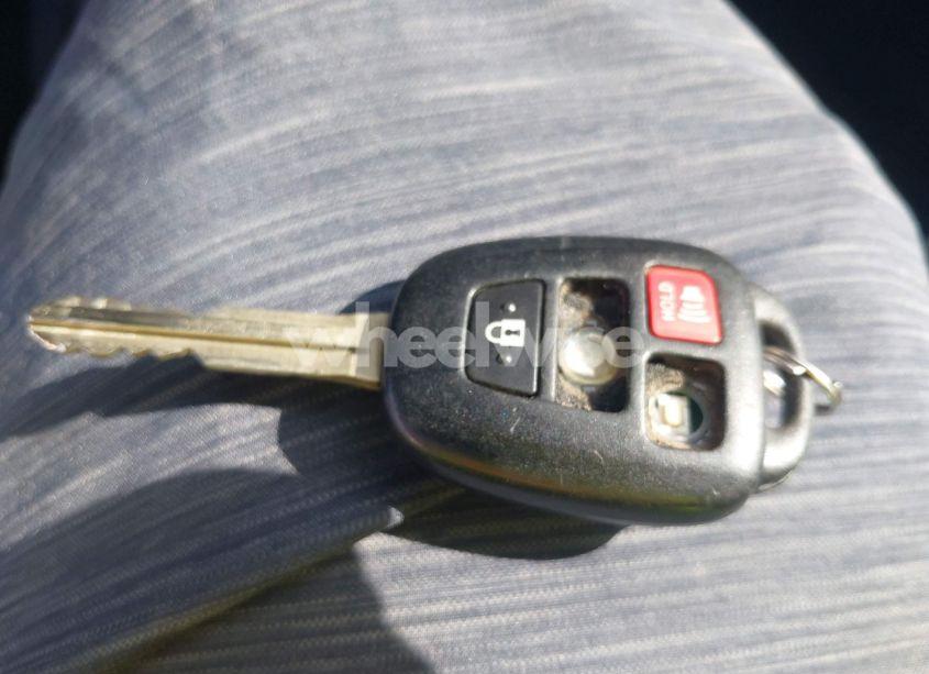 Photo 11 of 2016 Toyota Corolla LE (VIN 2T1BURHEXGC619464)