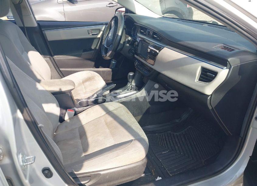 Photo 5 of 2016 Toyota Corolla LE (VIN 2T1BURHEXGC619464)