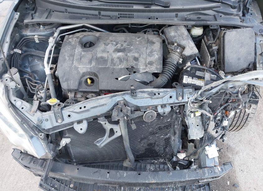 Photo 10 of 2016 Toyota Corolla LE (VIN 2T1BURHEXGC640444)