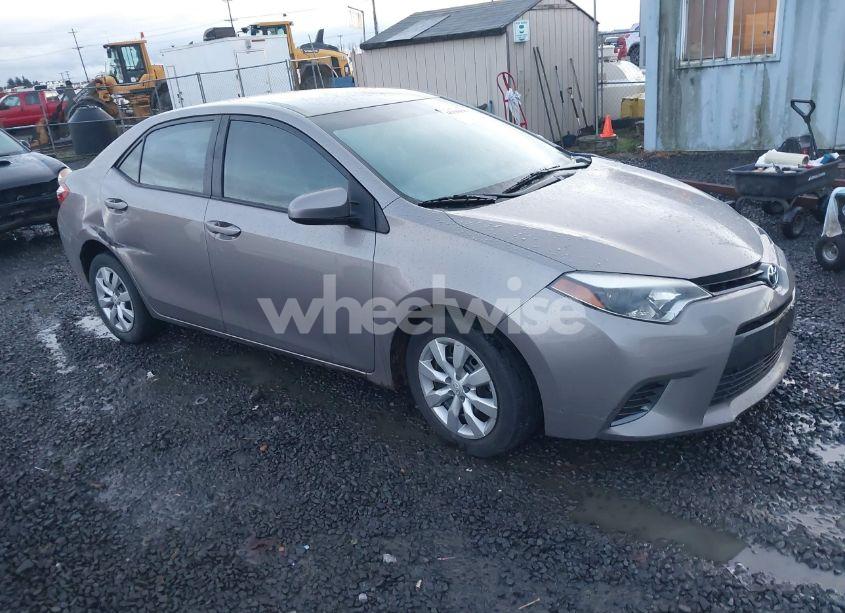 2016 Toyota Corolla LE (VIN 2T1BURHEXGC647992) main photo