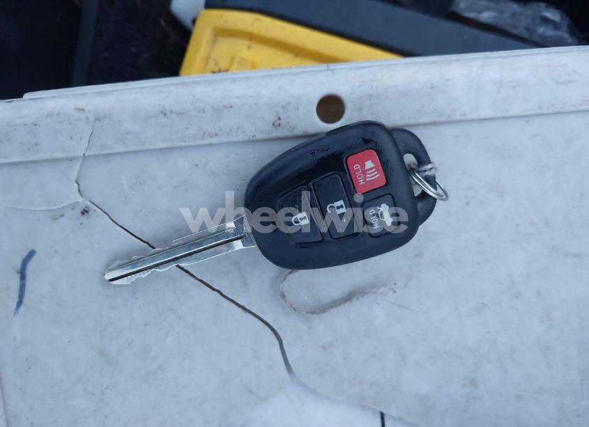 Photo 11 of 2016 Toyota Corolla LE (VIN 2T1BURHEXGC647992)