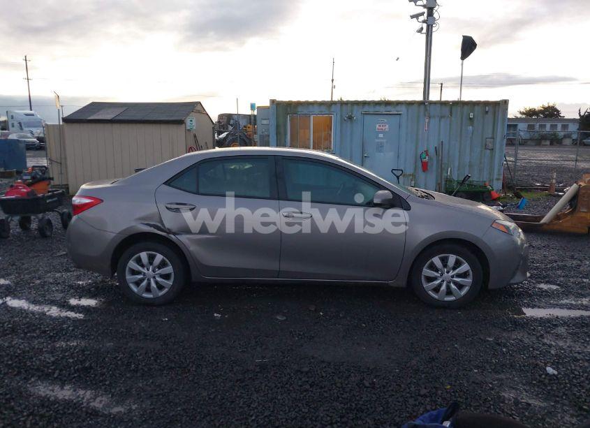 Photo 13 of 2016 Toyota Corolla LE (VIN 2T1BURHEXGC647992)