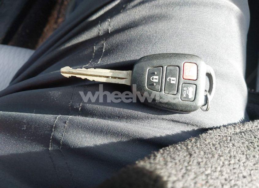 Photo 11 of 2016 Toyota Corolla LE (VIN 2T1BURHEXGC701811)