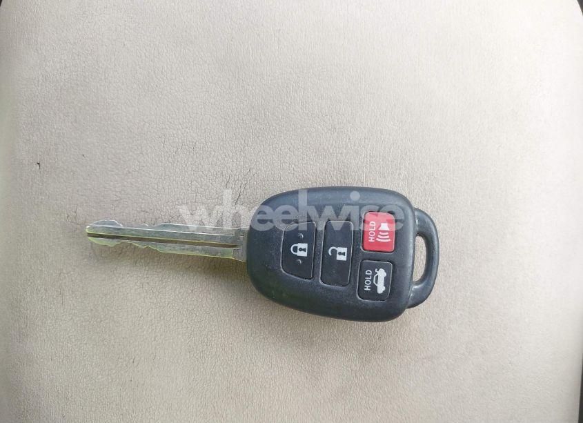 Photo 11 of 2016 Toyota Corolla LE (VIN 2T1BURHEXGC716373)