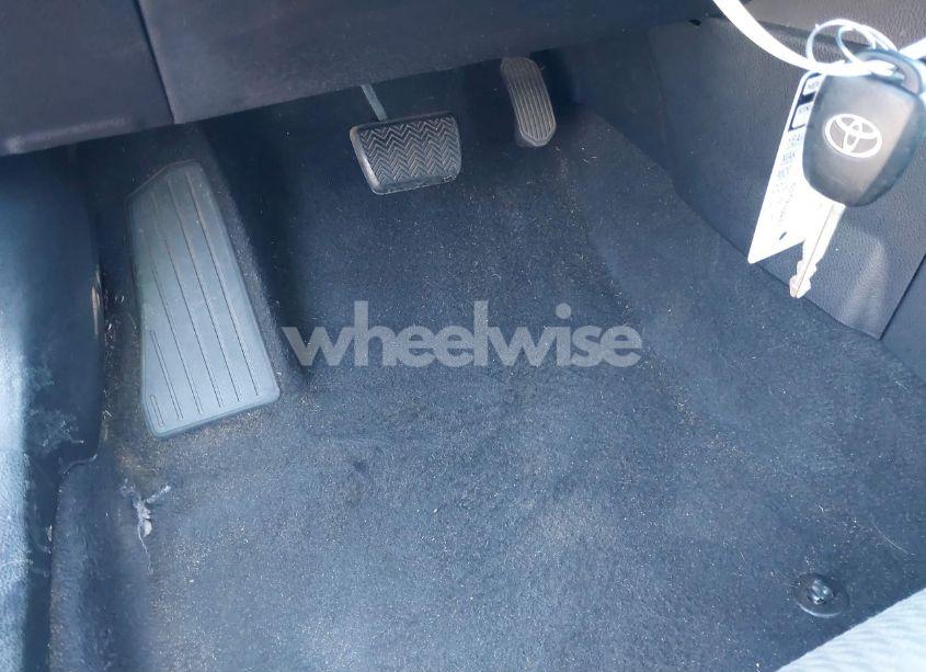 Photo 11 of 2016 Toyota Corolla LE (VIN 2T1BURHEXGC724179)