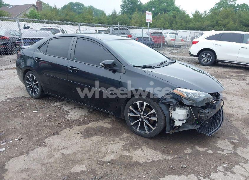 2017 Toyota Corolla SE (VIN 2T1BURHEXHC746877) main photo