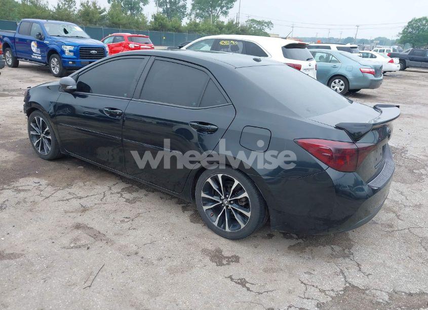 Photo 3 of 2017 Toyota Corolla SE (VIN 2T1BURHEXHC746877)