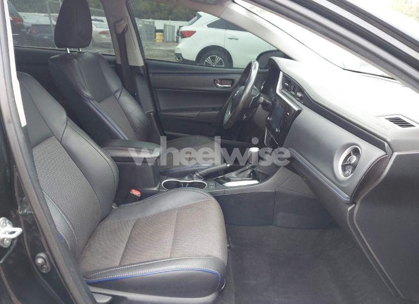 Photo 5 of 2017 Toyota Corolla SE (VIN 2T1BURHEXHC746877)