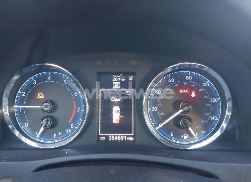 Photo 7 of 2017 Toyota Corolla SE (VIN 2T1BURHEXHC786599)