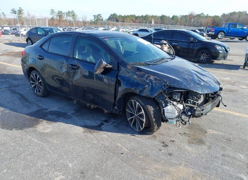 2017 Toyota Corolla SE (VIN 2T1BURHEXHC797540) main photo