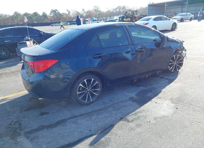 Photo 4 of 2017 Toyota Corolla SE (VIN 2T1BURHEXHC797540)