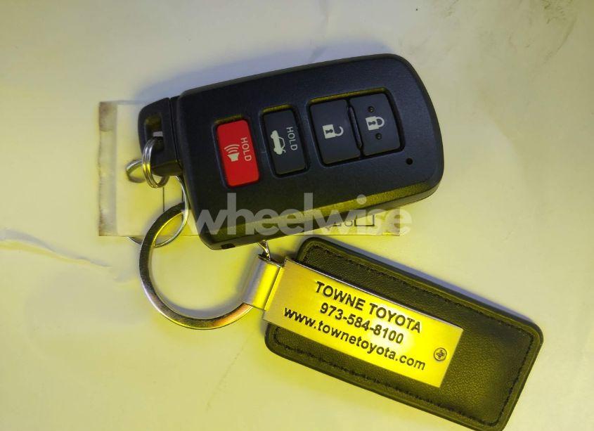 Photo 11 of 2017 Toyota Corolla SE (VIN 2T1BURHEXHC817379)