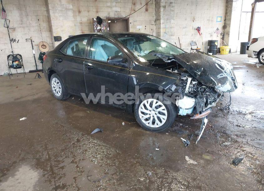 2017 Toyota Corolla LE (VIN 2T1BURHEXHC825255) main photo