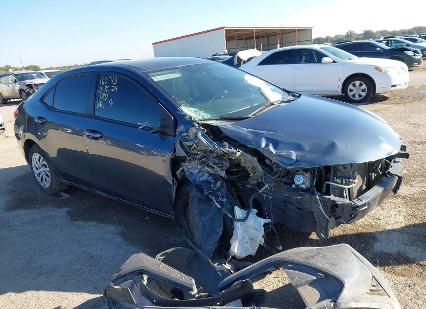 2017 Toyota Corolla LE (VIN 2T1BURHEXHC829662) main photo