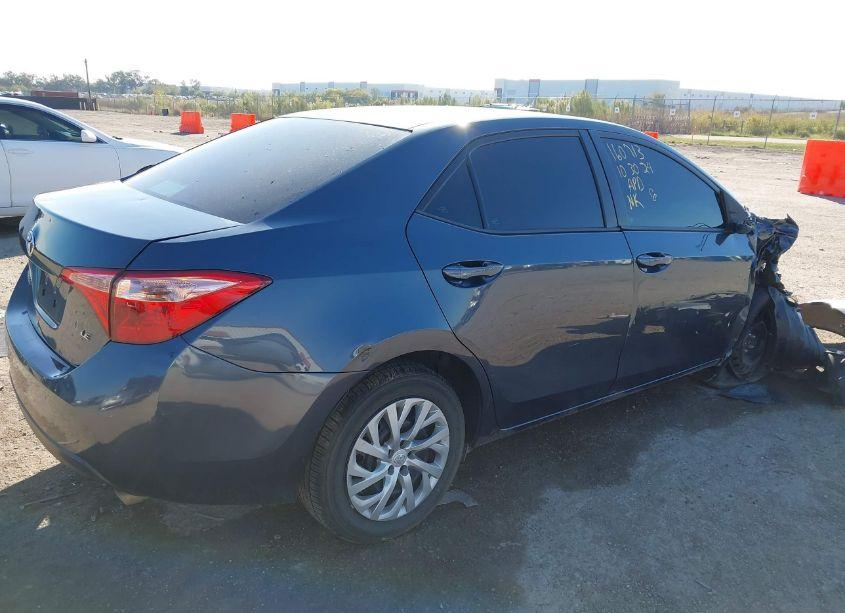 Photo 4 of 2017 Toyota Corolla LE (VIN 2T1BURHEXHC829662)