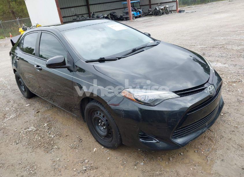 2017 Toyota Corolla LE (VIN 2T1BURHEXHC835347) main photo