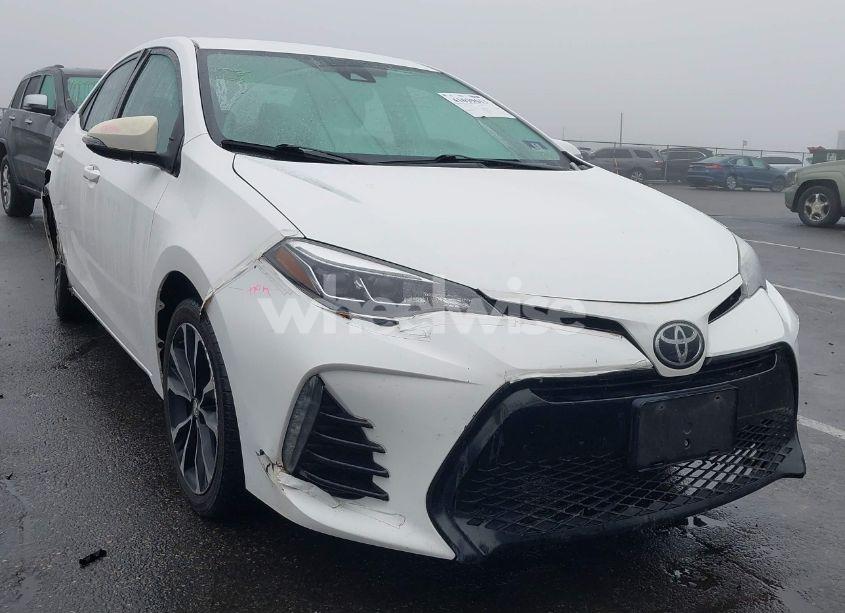 2017 Toyota Corolla SE (VIN 2T1BURHEXHC838099) main photo
