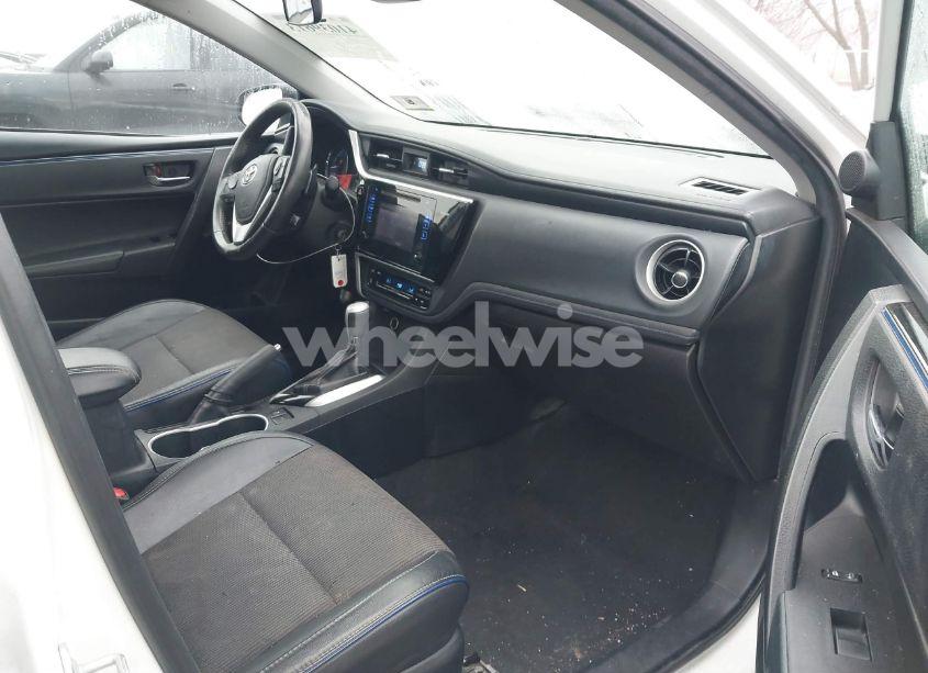 Photo 5 of 2017 Toyota Corolla SE (VIN 2T1BURHEXHC838099)