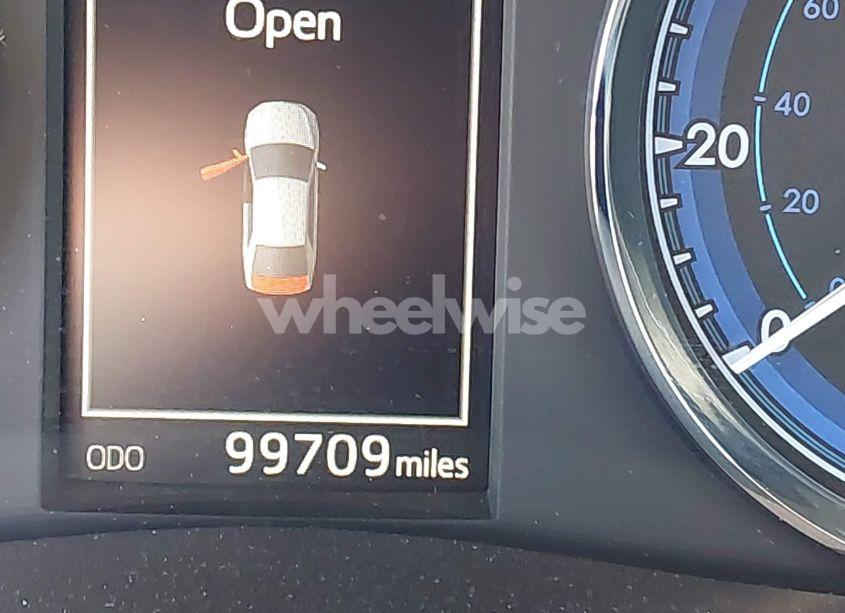 Photo 15 of 2017 Toyota Corolla L/LE/XLE/SE/XSE (VIN 2T1BURHEXHC841519)