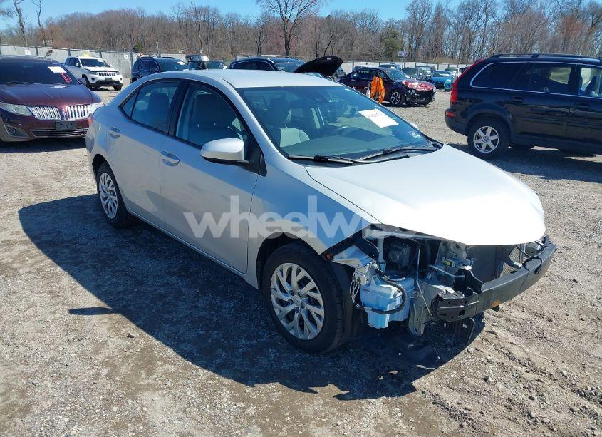 2017 Toyota Corolla LE (VIN 2T1BURHEXHC846428) main photo