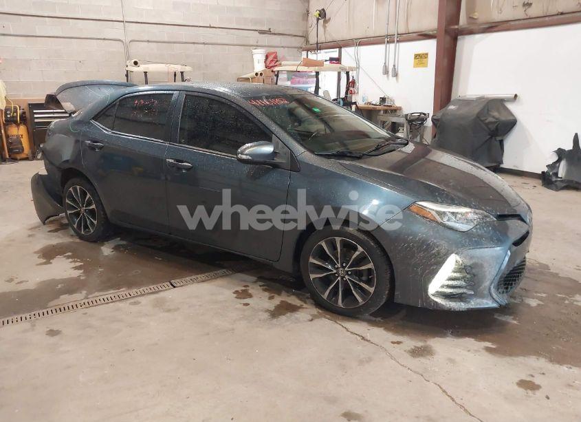 2017 Toyota Corolla SE (VIN 2T1BURHEXHC872981) main photo