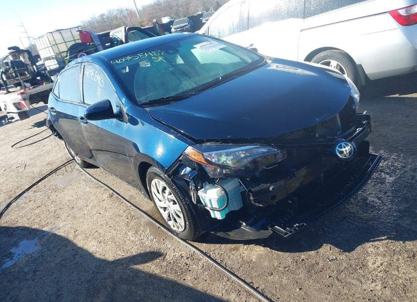 2017 Toyota Corolla LE (VIN 2T1BURHEXHC876514) main photo