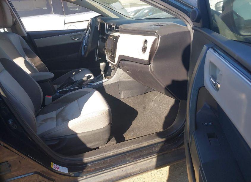 Photo 5 of 2017 Toyota Corolla LE (VIN 2T1BURHEXHC876514)