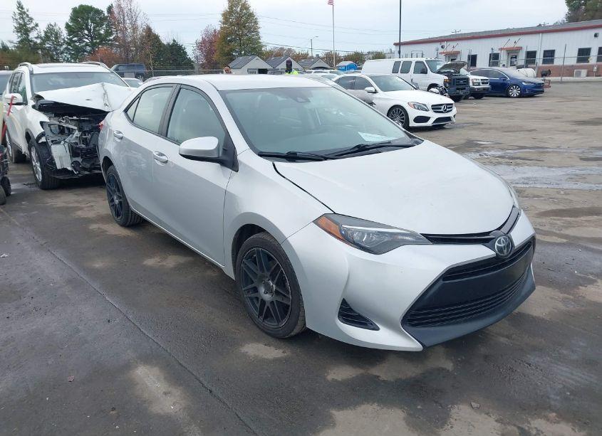2017 Toyota Corolla LE (VIN 2T1BURHEXHC897413) main photo