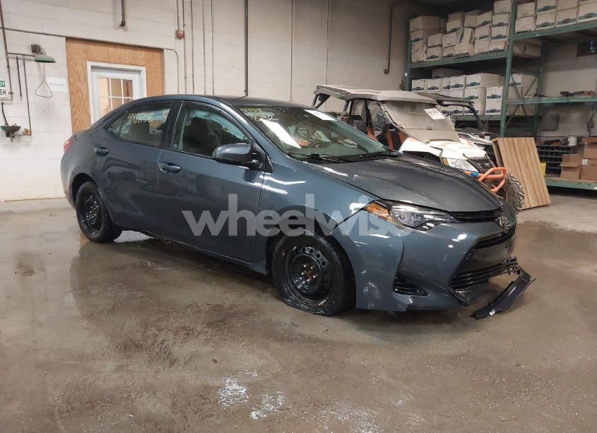 2017 Toyota Corolla LE (VIN 2T1BURHEXHC901895) main photo