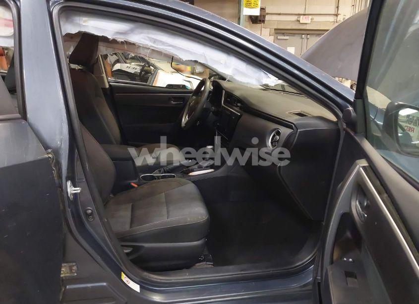 Photo 5 of 2017 Toyota Corolla LE (VIN 2T1BURHEXHC901895)