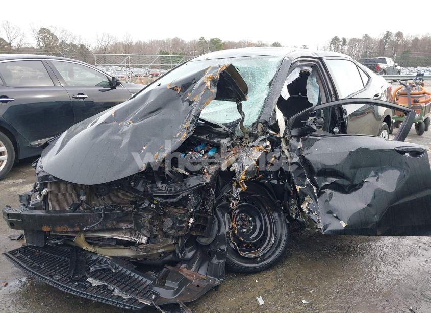 Photo 2 of 2017 Toyota Corolla LE (VIN 2T1BURHEXHC915683)