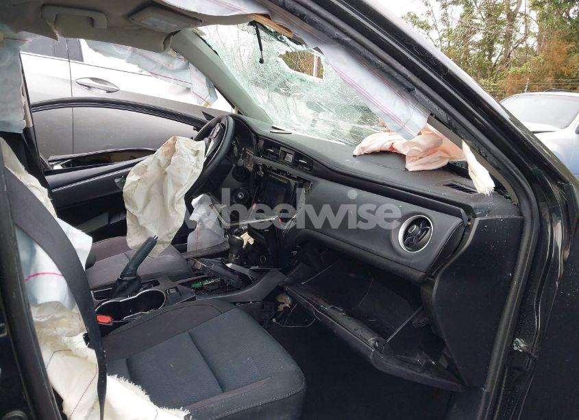 Photo 5 of 2017 Toyota Corolla LE (VIN 2T1BURHEXHC915683)