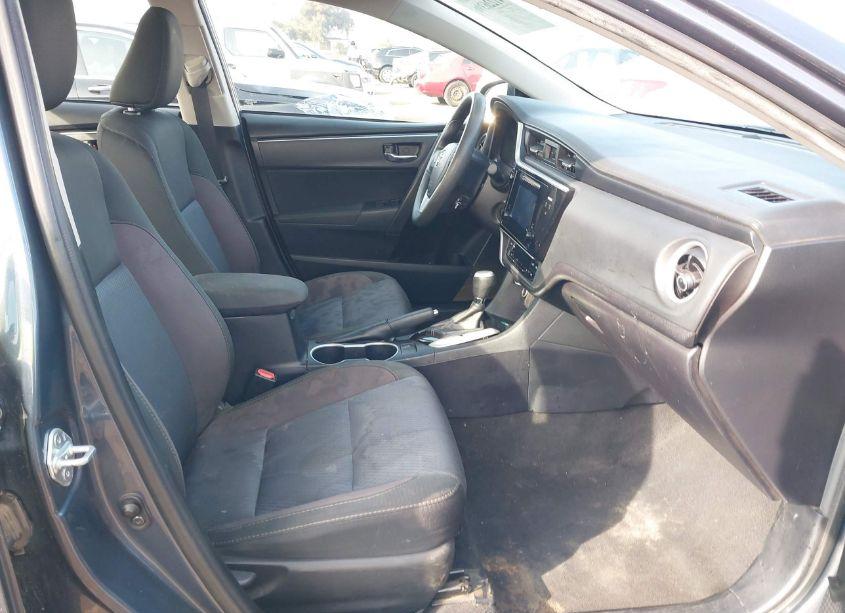 Photo 5 of 2017 Toyota Corolla LE (VIN 2T1BURHEXHC927610)