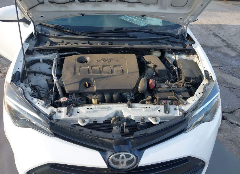 Photo 10 of 2017 Toyota Corolla LE (VIN 2T1BURHEXHC933214)
