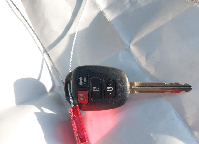 Photo 11 of 2017 Toyota Corolla LE (VIN 2T1BURHEXHC933214)