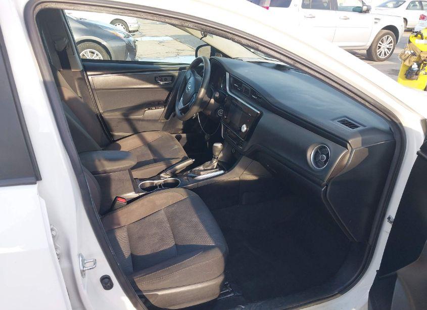 Photo 5 of 2017 Toyota Corolla LE (VIN 2T1BURHEXHC933214)