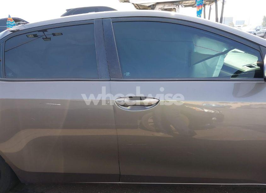 Photo 13 of 2017 Toyota Corolla LE (VIN 2T1BURHEXHC940342)