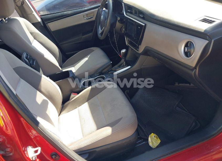 Photo 5 of 2017 Toyota Corolla LE (VIN 2T1BURHEXHC952670)