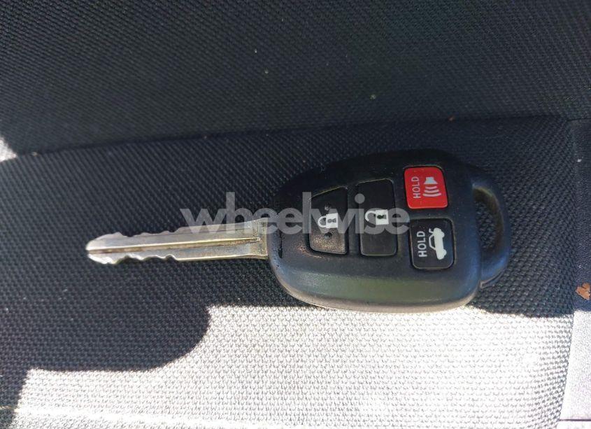 Photo 11 of 2017 Toyota Corolla LE (VIN 2T1BURHEXHC960185)