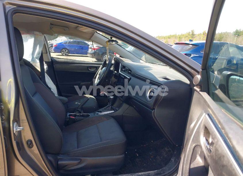 Photo 5 of 2017 Toyota Corolla LE (VIN 2T1BURHEXHC960185)