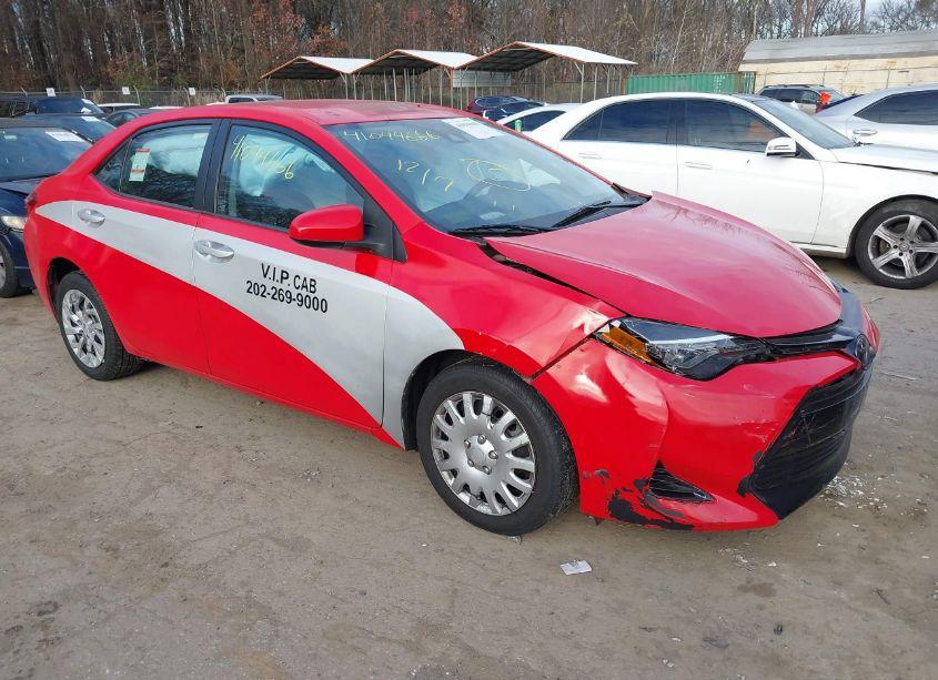 2017 Toyota Corolla LE (VIN 2T1BURHEXHC961014) main photo