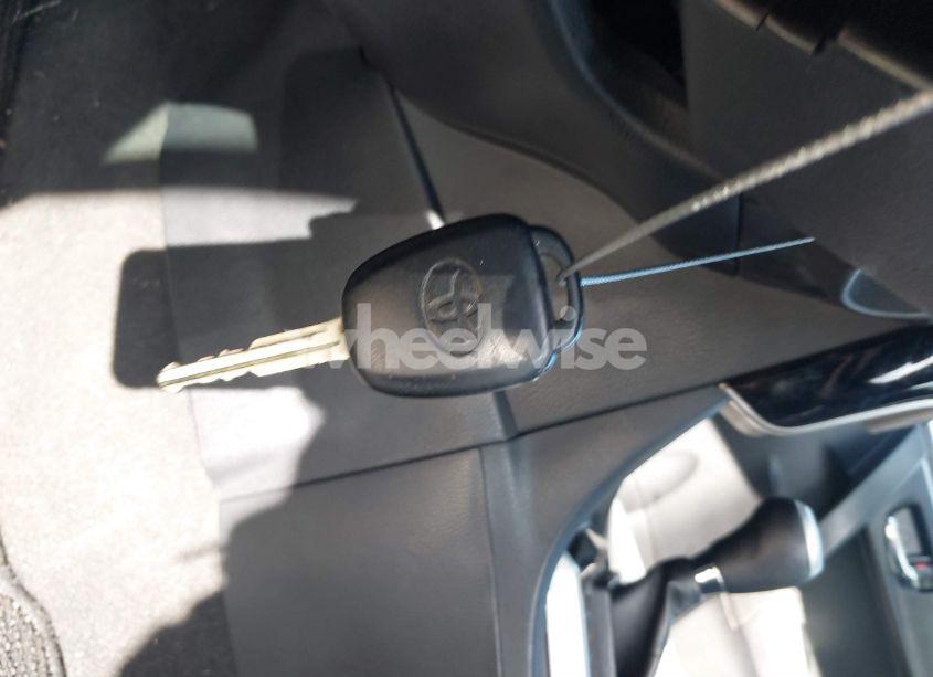 Photo 11 of 2017 Toyota Corolla LE (VIN 2T1BURHEXHC963653)