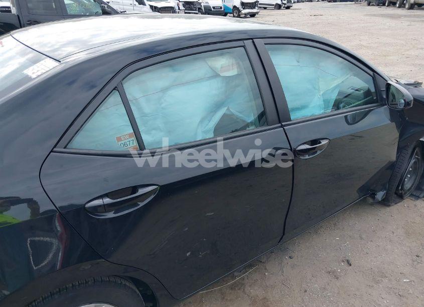 Photo 6 of 2018 Toyota Corolla LE (VIN 2T1BURHEXJC003206)