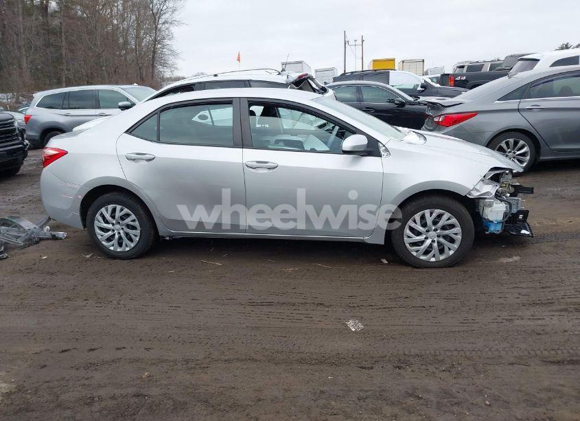 Photo 13 of 2018 Toyota Corolla LE (VIN 2T1BURHEXJC007756)