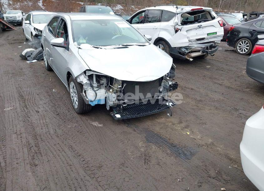 Photo 6 of 2018 Toyota Corolla LE (VIN 2T1BURHEXJC007756)