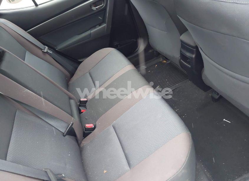 Photo 8 of 2018 Toyota Corolla LE (VIN 2T1BURHEXJC007756)