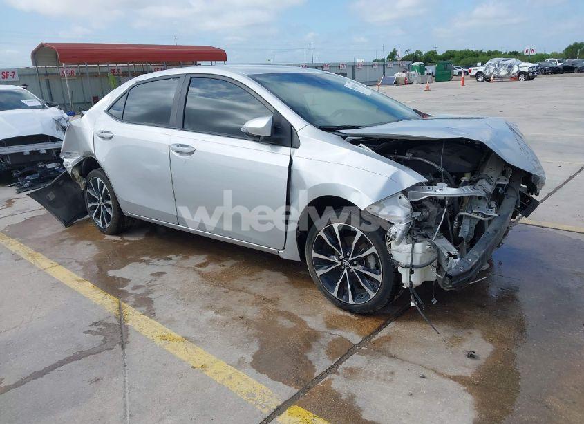 2018 Toyota Corolla SE (VIN 2T1BURHEXJC014934) main photo